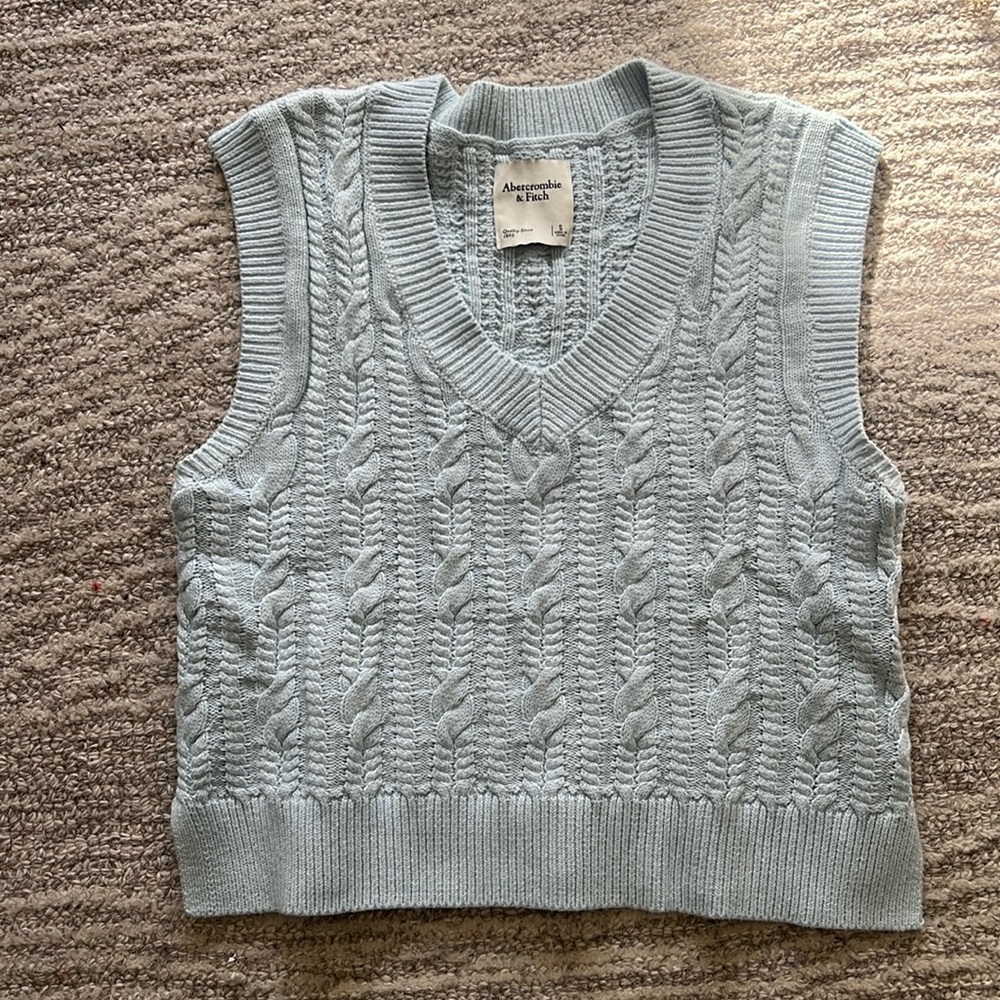 Abercrombie & Fitch knit vest